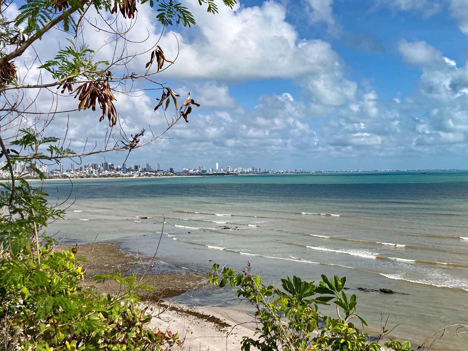 Cinco trechos de praia estão impróprios para banho no Litoral da Paraíba